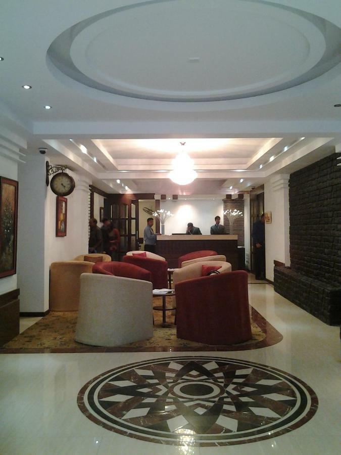 Grand Oriental Hotel Дака Екстериор снимка